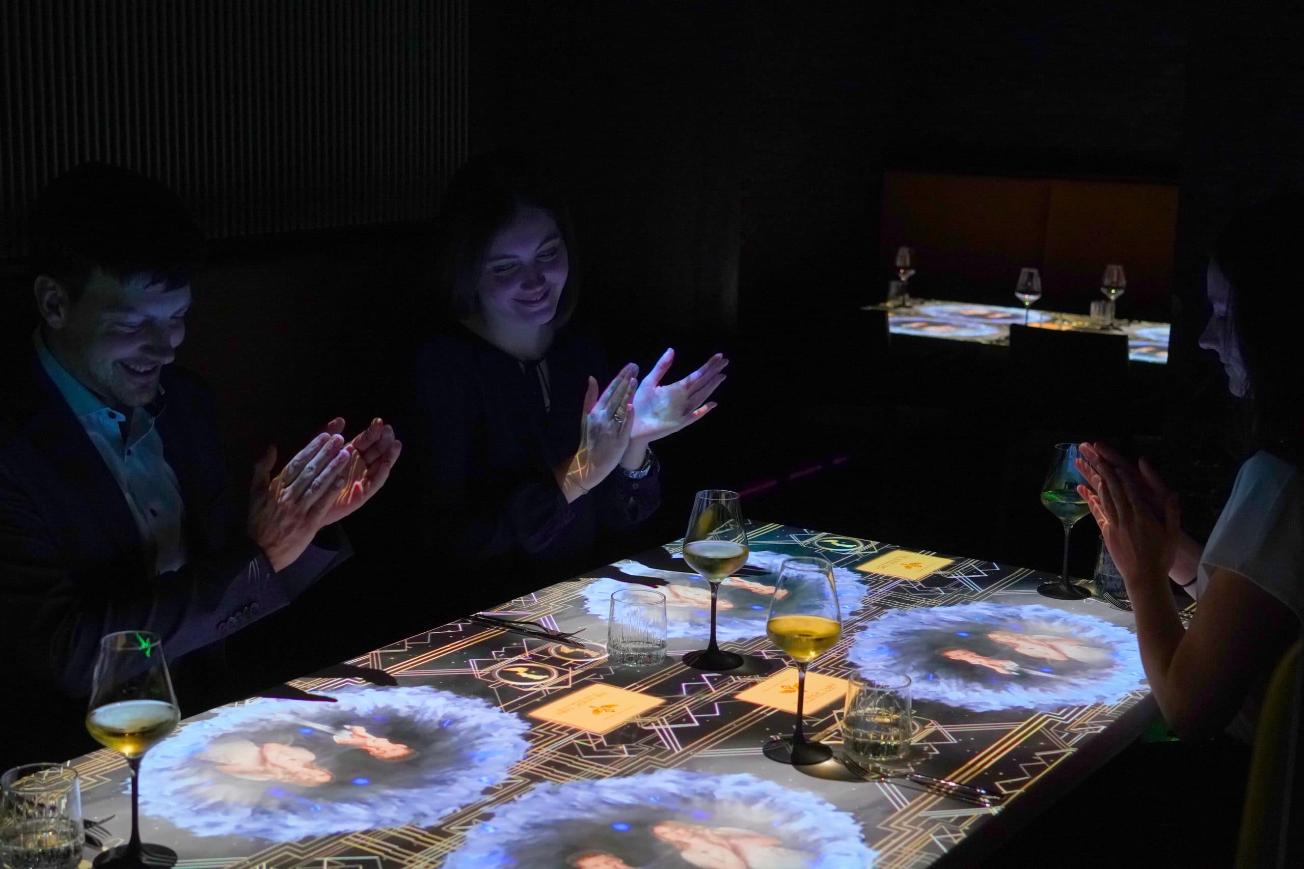 빛이 당신에게 말을 걸기 시작했다